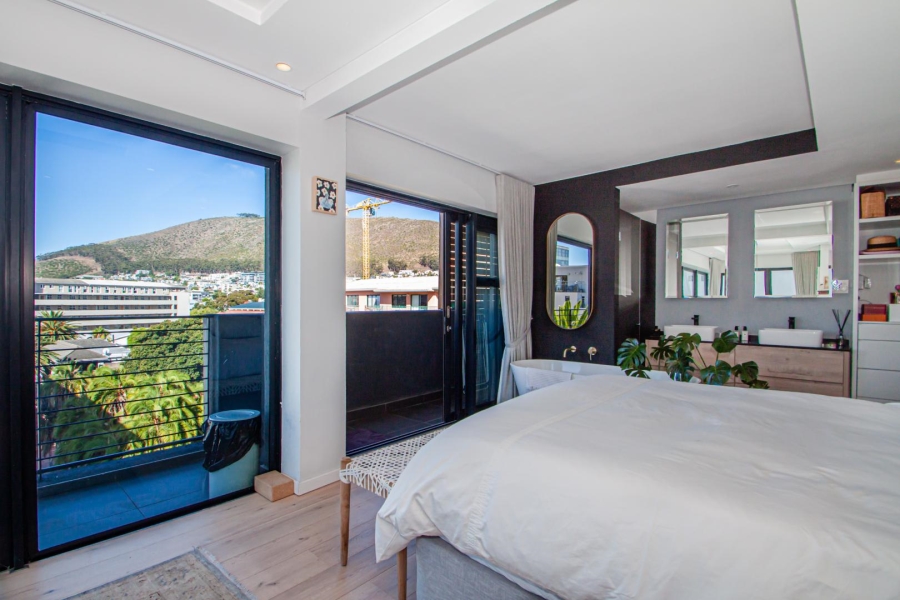 2 Bedroom Property for Sale in Sea Point Western Cape